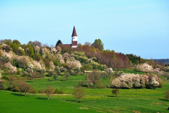 Kirchberg - Kerktoren - Buitenhof Reizen begeleide vakanties voor mensen met een verstandelijke beperking.