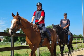 Woudenberg - Reizigers op paard - Buitenhof Reizen begeleide vakanties voor mensen met een verstandelijke beperking.