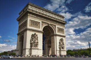 Parijs - Arc de Triomphe- Buitenhof Reizen begeleide vakanties voor mensen met een verstandelijke beperking.