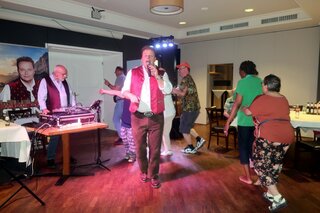 Eifel Muziekreis - Zingen -  Buitenhof Reizen begeleide vakanties voor mensen met een verstandelijke beperking.