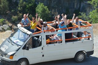 Kusadasi - Groepsfoto bus - Buitenhof Reizen begeleide vakanties voor mensen met een verstandelijke beperking.