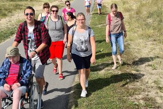 Ameland - Wandeling - Buitenhof Reizen begeleide vakanties voor mensen met een verstandelijke beperking