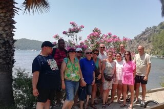 Bodrum - Groepsfoto reizigers - Buitenhof Reizen begeleide vakanties voor mensen met een verstandelijke beperking