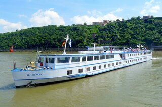 Buitenhof Reizen - Horizon Cruises - begeleide vakanties voor mensen met een beperking - MS Horizon schip zijkant