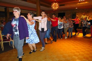 Valkenburg Oud & Nieuw - polonaise - Buitenhof Reizen begeleide vakanties voor mensen met een verstandelijke beperking. 