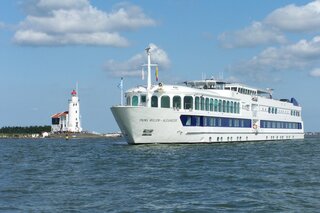 Zomercruise route B - Prins Willem Alexander boot - Buitenhof Reizen begeleide vakanties voor mensen met een verstandelijke beperking. 