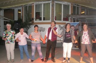 Boppard - dansen met artiest - Buitenhof Reizen begeleide vakanties voor mensen met een verstandelijke beperking. 