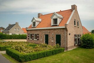 Nieuwvliet-Bad - Accommodatie - Buitenhof Reizen begeleide vakanties voor mensen met een verstandelijke beperking.