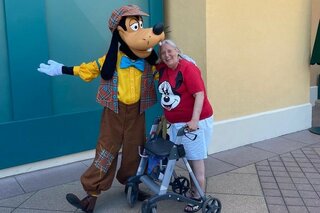 Disney - Reizigster met pluto - Buitenhof Reizen begeleide vakanties voor mensen met een verstandelijke beperking