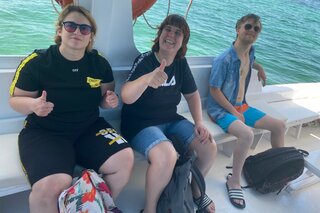Ibiza - Op de boot - Buitenhof Reizen begeleide vakanties voor mensen met een verstandelijke beperking.