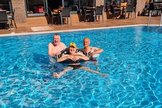 Alanya - Zwembad - Buitenhof Reizen begeleide vakanties voor mensen met een verstandelijke beperking.