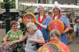 Ouderkerk - Kaasmeisjes - Buitenhof Reizen begeleide vakanties voor mensen met een verstandelijke beperking.