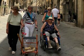 Toscane - Groepsfoto - Buitenhof Reizen begeleide vakanties voor mensen met een verstandelijke beperking.