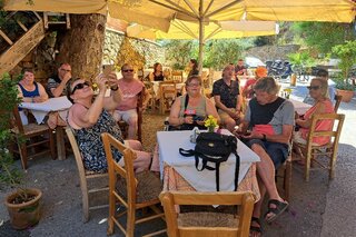 Kreta - Terras  - Buitenhof Reizen begeleide vakanties voor mensen met een verstandelijke beperking.