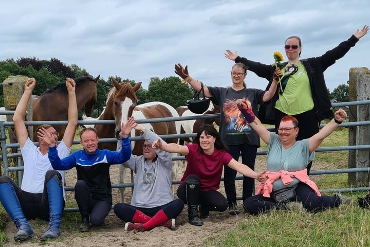 Woudenberg - Groepsfoto - Buitenhof Reizen begeleide vakanties voor mensen met een verstandelijke beperking.