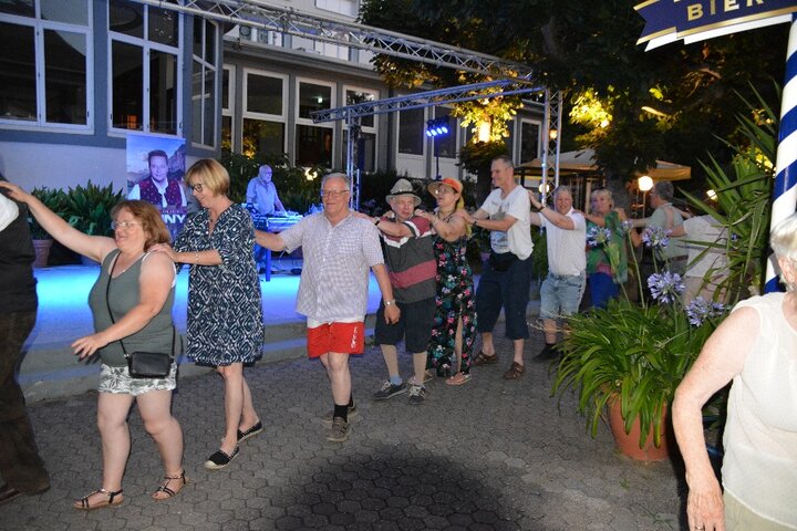 Boppard Muziekreis -Dansen - Buitenhof Reizen begeleide vakanties voor mensen met een verstandelijke beperking.