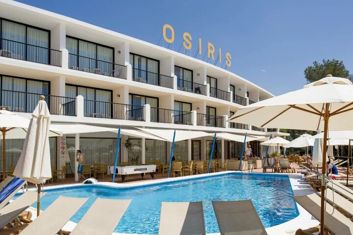 Ibiza - Hotel - Buitenhof Reizen begeleide vakanties voor mensen met een verstandelijke beperking.
