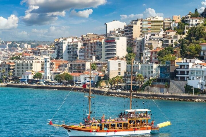 Kusadasi - Uitzicht - Buitenhof Reizen begeleide vakanties voor mensen met een verstandelijke beperking.