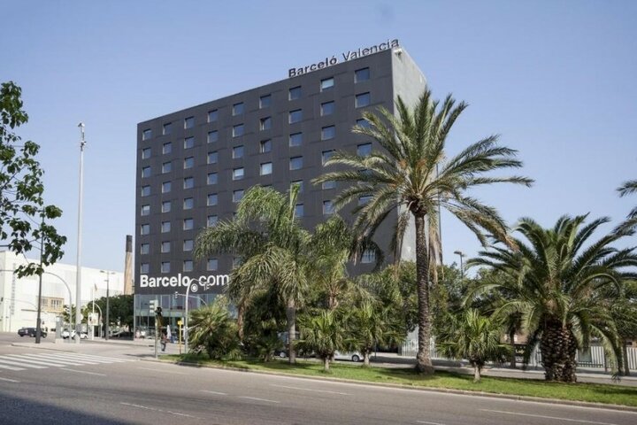 Valencia - Hotel - Buitenhof Reizen begeleide vakanties voor mensen met een verstandelijke beperking.