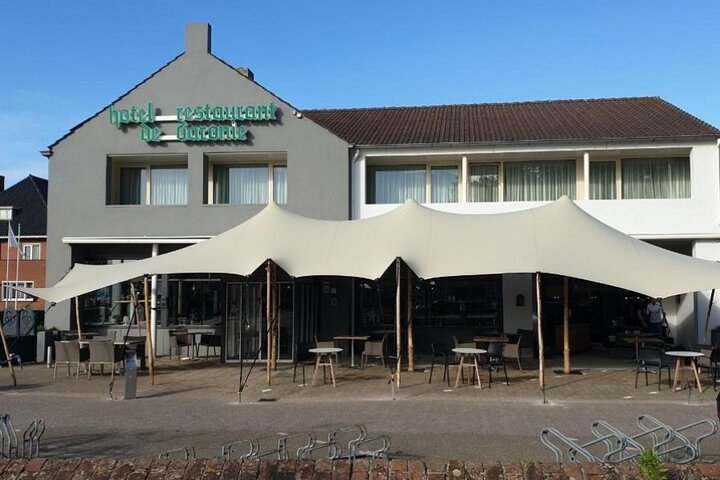 Funpop - Hotel - Buitenhof Reizen begeleide vakanties voor mensen met een verstandelijke beperking.