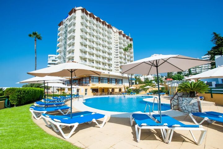 Fuengirola - Hotel - Buitenhof Reizen begeleide vakanties voor mensen met een verstandelijke beperking.