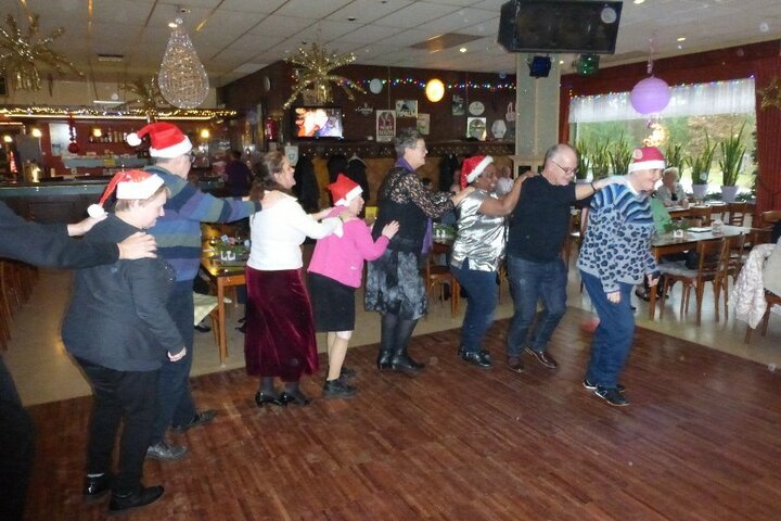 Valkenburg Kerst - Polonaise - Buitenhof Reizen begeleide vakanties voor mensen met een verstandelijke beperking.