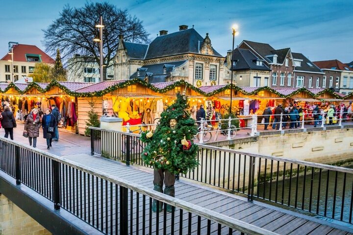 Valkenburg Oud en Nieuw - Valkenburg kerstmarkt - Buitenhof Reizen begeleide vakanties voor mensen met een verstandelijke beperking.
