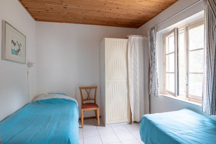 Ile d'Oleron - Voorbeeld bungalow kamer - Buitenhof Reizen begeleide vakanties voor mensen met een verstandelijke beperking