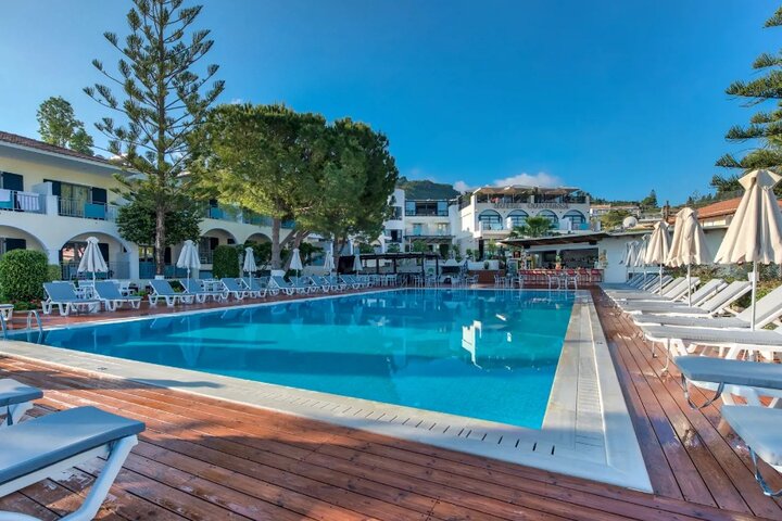 Zakynthos - Zwembad Contessa - Buitenhof Reizen begeleide vakanties voor mensen met een verstandelijke beperking (1)
