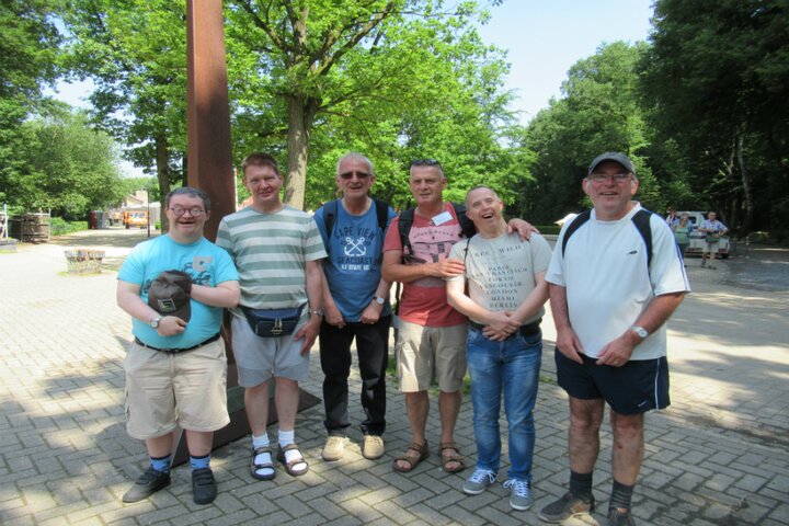 Valkenburg-Landal de Cauberg - groepsfoto - Buitenhof Reizen begeleide vakanties voor mensen met een verstandelijke beperking. 