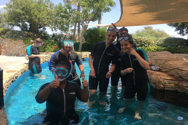 Mallorca - Snorkelen in zwembad - Buitenhof Reizen begeleide vakanties voor mensen met een verstandelijke beperking