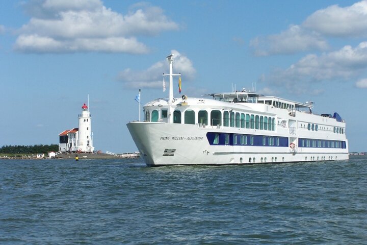 Zomercruise route B - Prins Willem Alexander boot - Buitenhof Reizen begeleide vakanties voor mensen met een verstandelijke beperking. 