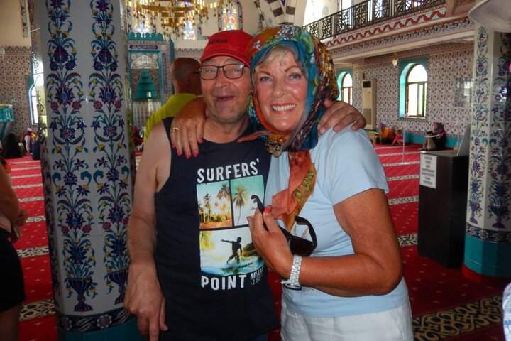 Alanya - Begeleide Vakanties - Man en vrouw in moskee