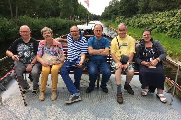 Steenwijk - Begeleide Vakanties - Groep op boot