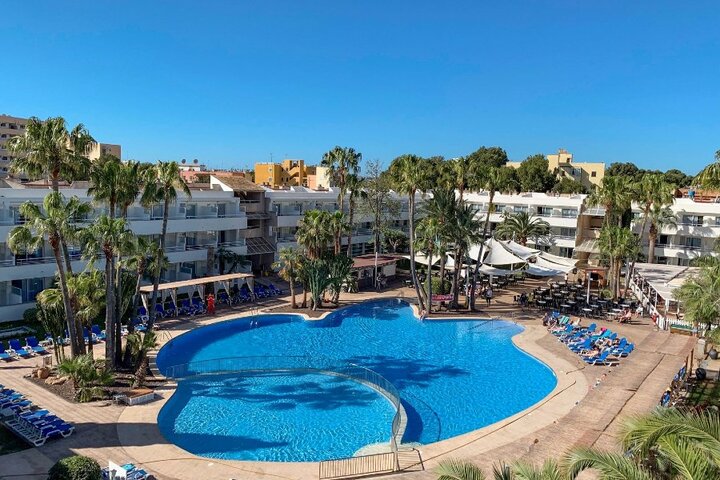 Buitenhof Reizen - Mallorca - begeleide vakanties voor mensen met een beperking - Fergus Club Palmanova Park zwembad