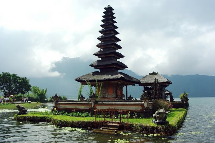 Bali - Tempel in water- Buitenhof reizen begeleide vakanties voor mensen met een verstandelijke beperking