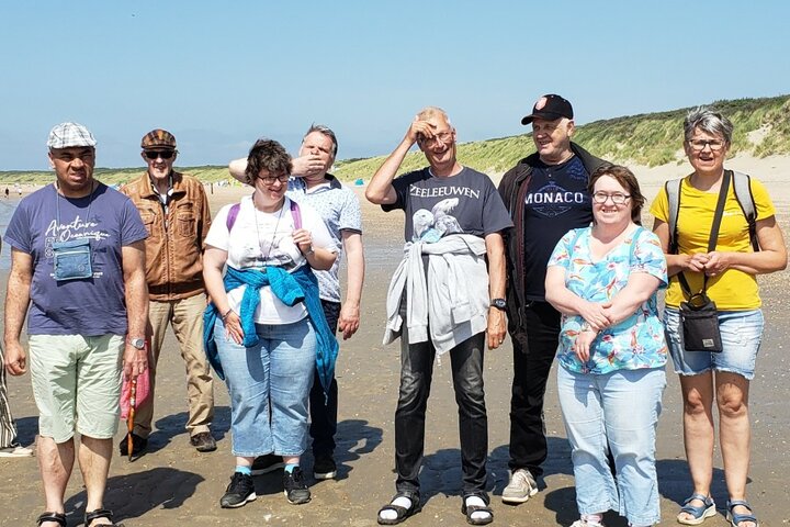  Buitenhof Reizen begeleide vakanties voor mensen met een verstandelijke beperking- Egmond-groep op strand