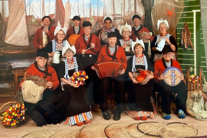 Volendam - Klederdracht - Buitenhof Reizen begeleide vakanties voor mensen met een verstandelijke beperking.