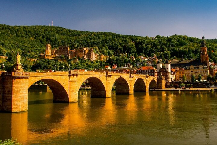 Neckarvallei - Brug in Heidelberg - Buitenhof Reizen begeleide vakanties voor mensen met een verstandelijke beperking.