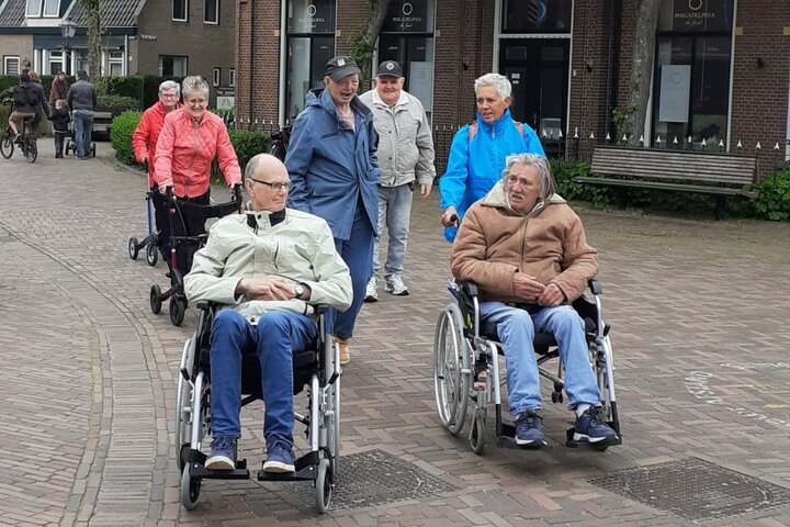 Ameland - Reizigers - Buitenhof Reizen begeleide vakanties voor mensen met een verstandelijke beperking.