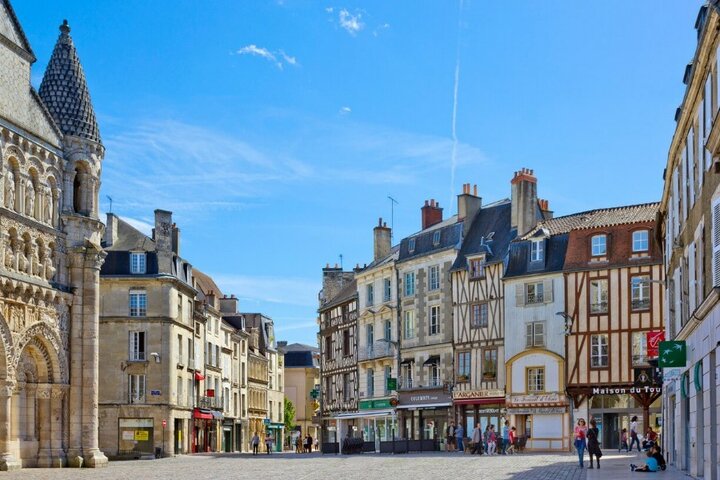 Buitenhof Reizen - La Vienne - begeleide vakanties voor mensen met een beperking - Centrum van La Vienne
