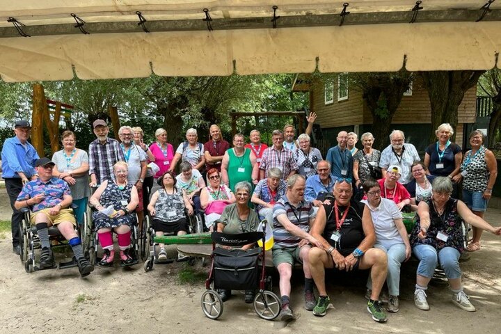 Bergeijk - Groepsfoto - Buitenhof Reizen begeleide vakanties voor mensen met een verstandelijke beperking.