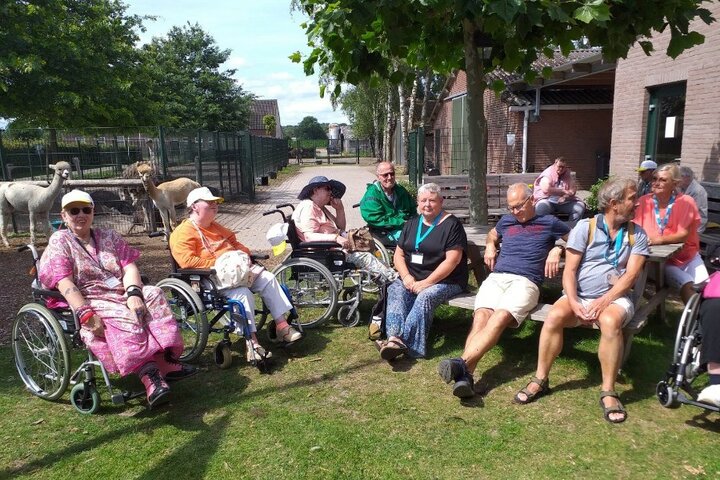 Bergeijk - Reizigers op boerderij - Buitenhof Reizen begeleide vakanties voor mensen met een verstandelijke beperking.