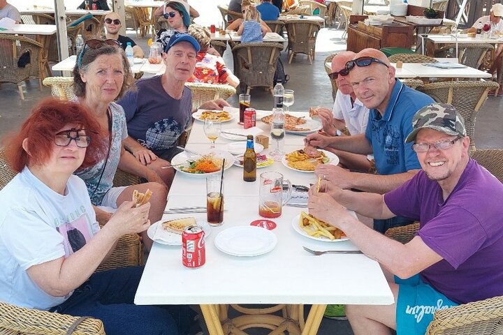 Tenerife - Groepsfoto - Buitenhof Reizen begeleide vakanties voor mensen met een verstandelijke beperking.