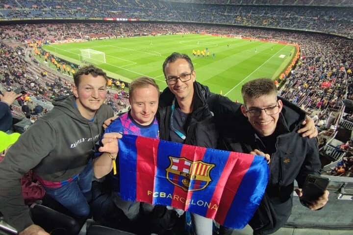 FC Barcelona - Groep - Buitenhof Reizen begeleide vakanties voor mensen met een verstandelijke beperking.