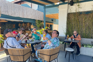 Buitenhof Reizen - Corfu - begeleide groepsreizen met een verstandelijke beperking - terrasje