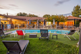 Buitenhof Reizen - Provence - begeleide vakanties voor mensen met een beperking - Zwembad accommodatie