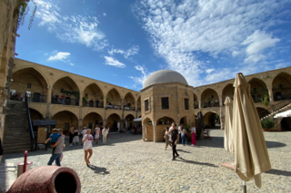 Buitenhof Reizen - Cyprus - begeleide vakanties voor mensen met een beperking - Plein Paphos Turkse deel