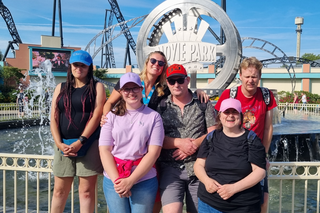 Buitenhof Reizen - Moviepark & Phantasialand - begeleide vakanties voor mensen met een beperking - Groepsfoto Moviepark