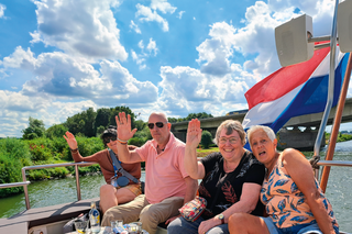 Buitenhof Reizen - Gastvrij Noord-Limburg - begeleide vakanties voor mensen met een beperking - Reizigers op boot